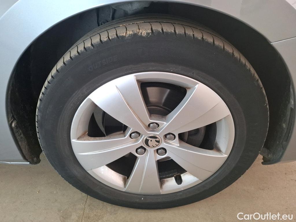  Skoda  Superb  Break Business 2.0 TDI 120CV BVA7 E6d #2