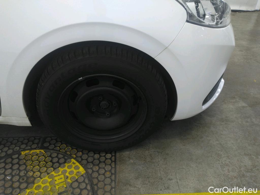  Peugeot  208  Affaire Premium 1.6 HDi 75CV BVM5 E6 #12