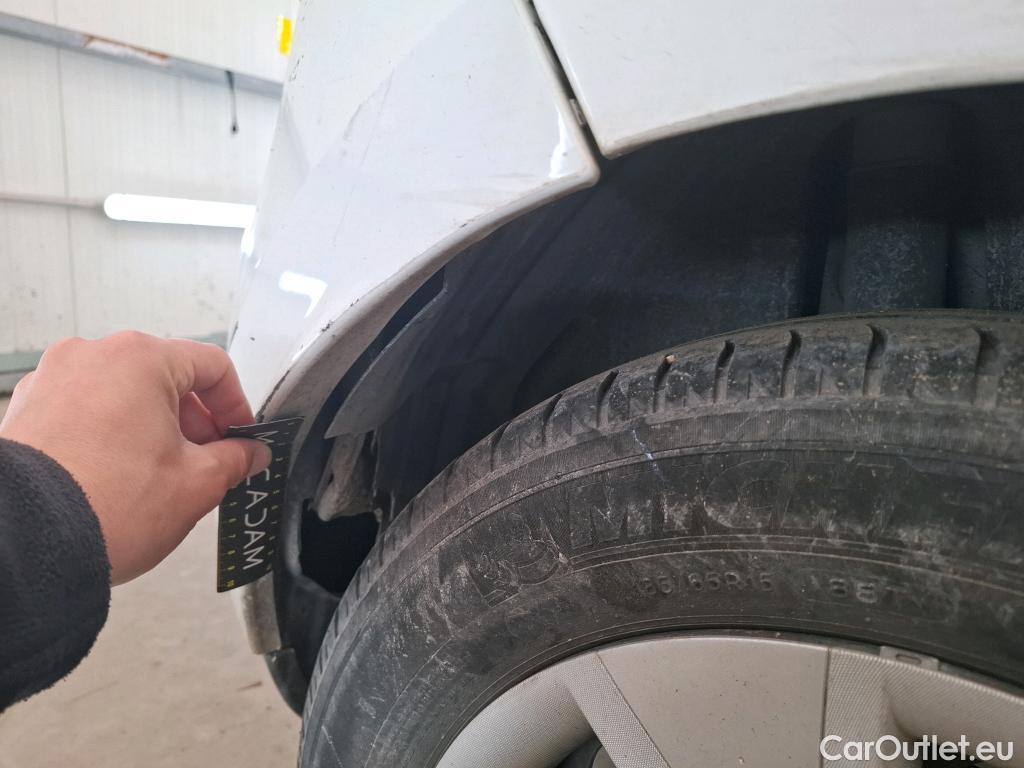  Renault  Clio  IV Air 1.5 dCi 75CV BVM5 E6 #22