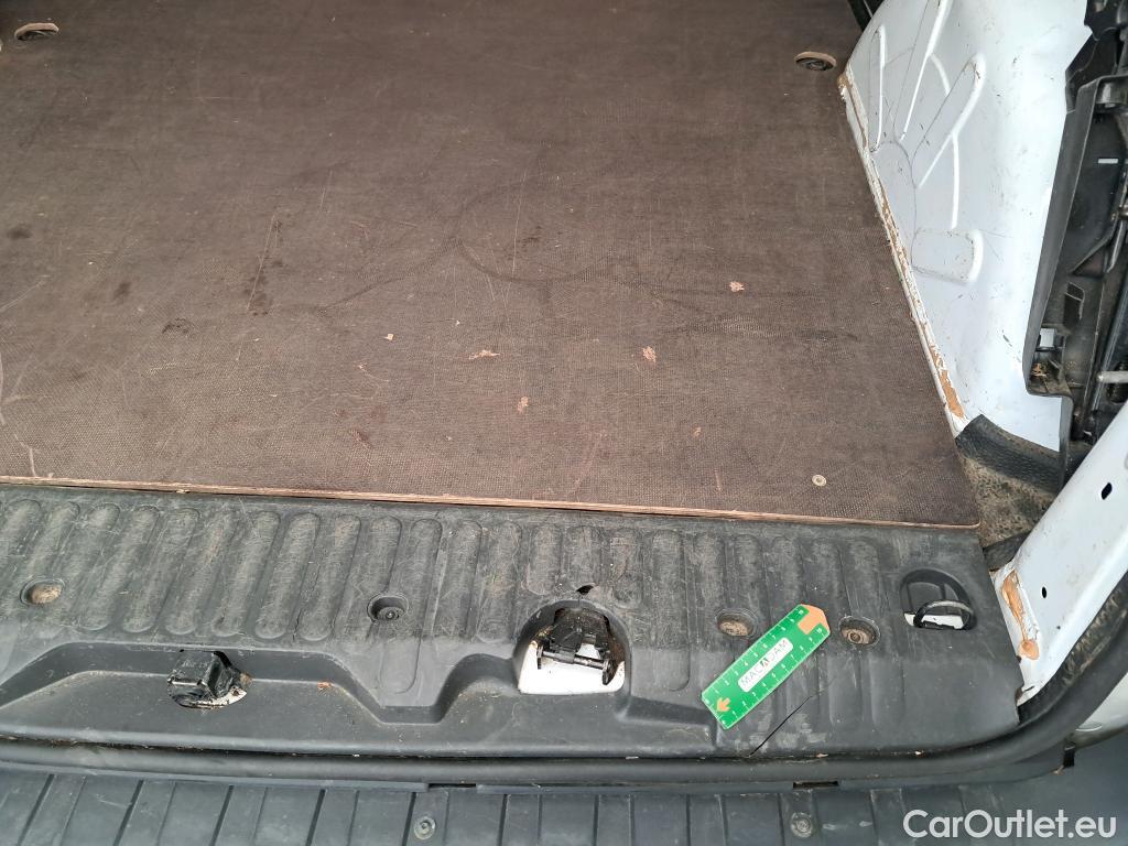  Renault  Kangoo RENAULT  Express / 2013 / 4P / Fourgonnette Extra R-Link dCi 90 #18
