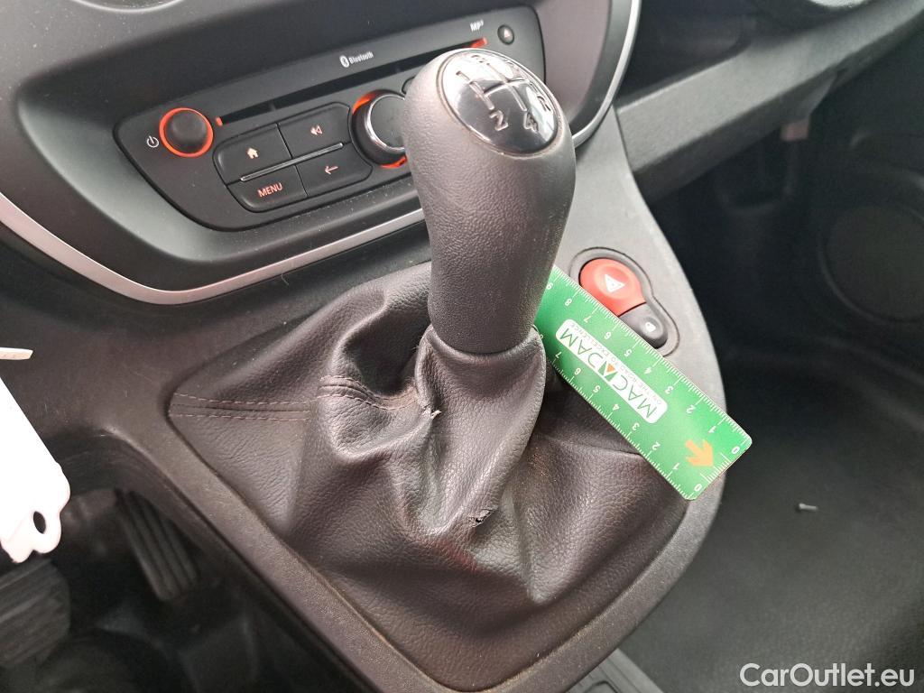  Renault  Kangoo RENAULT  Express / 2013 / 4P / Fourgonnette Extra R-Link dCi 90 #33