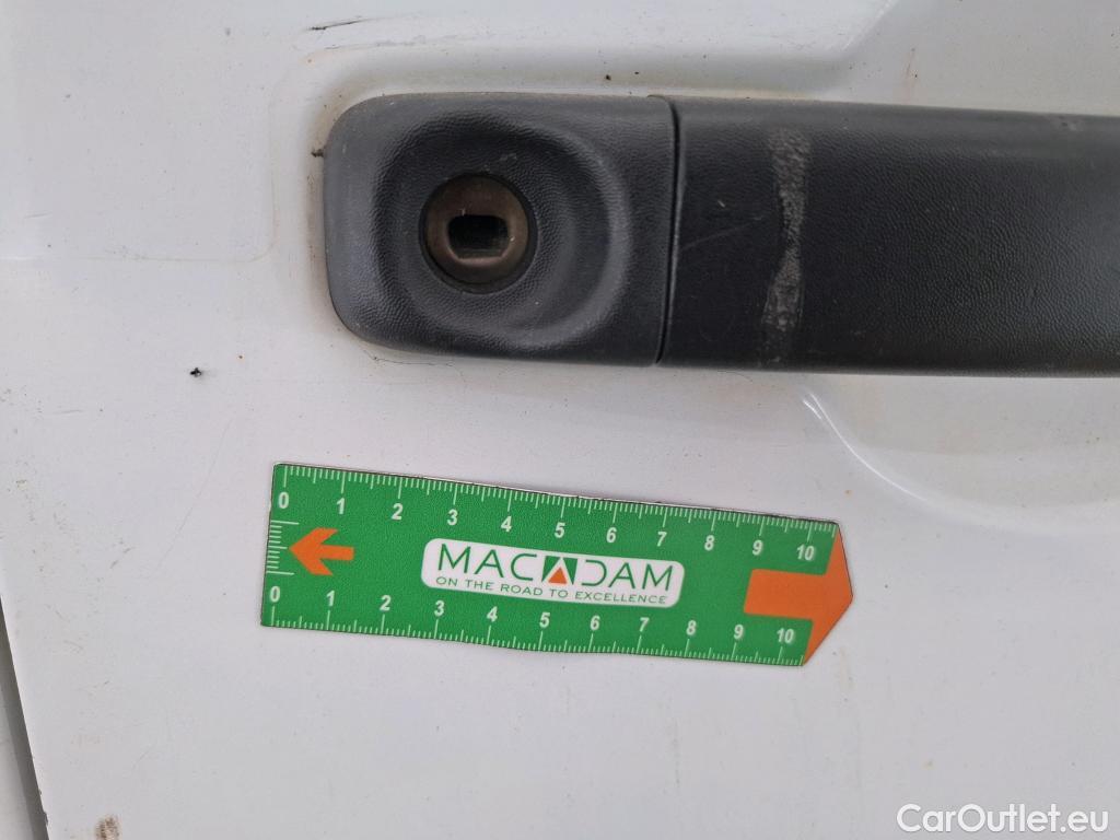  Renault  Master RENAULT  VU 4p Fourgon CA GC F3500 L2H2 dCi 125 #24