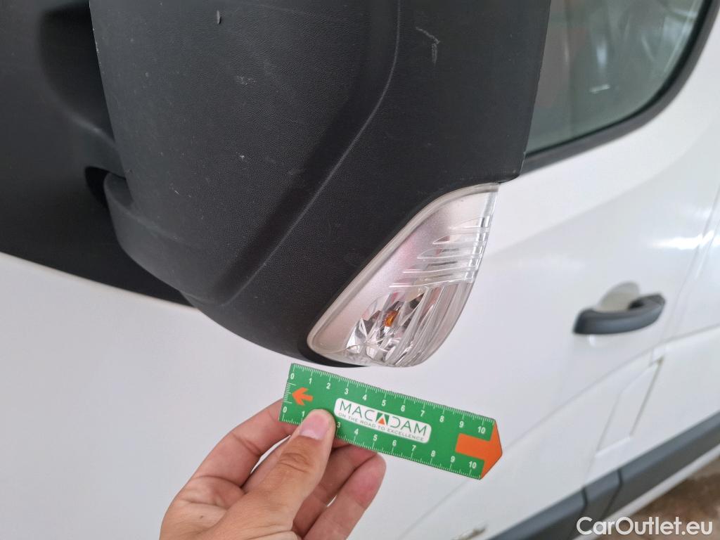  Renault  Master RENAULT  VU 4p Fourgon CA GC F3500 L2H2 dCi 125 #28