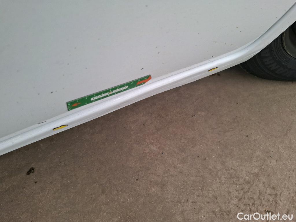  Renault  Master RENAULT  VU 4p Fourgon CA GC F3500 L2H2 dCi 125 #19