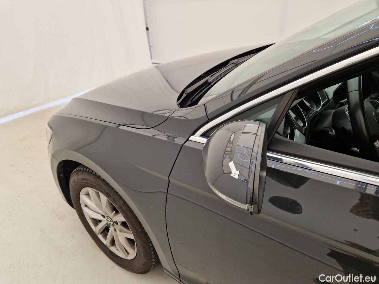  Volkswagen  Passat Comfortline 2.0 TDI DSG 150 CP #4