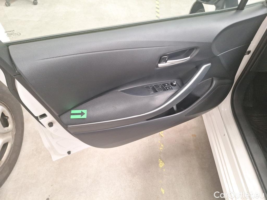  Toyota  Corolla 1.8 Hybrid Dynamic HSD E-CVT #15