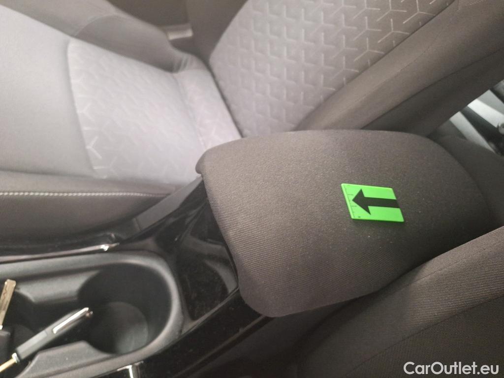  Toyota  Corolla 1.2 Turbo Dynamic #28
