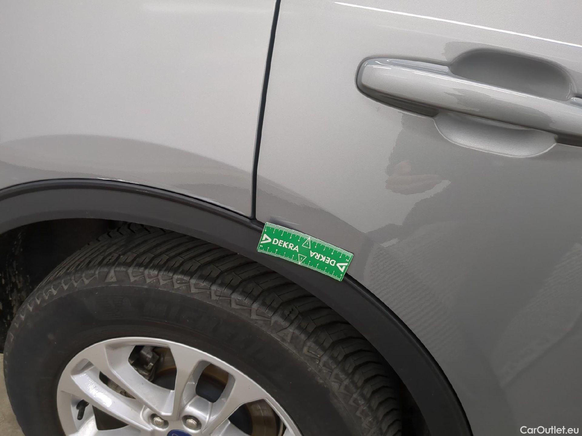  Ford  Kuga Ford  5p SUV 1.5 Flexifuel-E85 150ch 4x2 St-Line #4