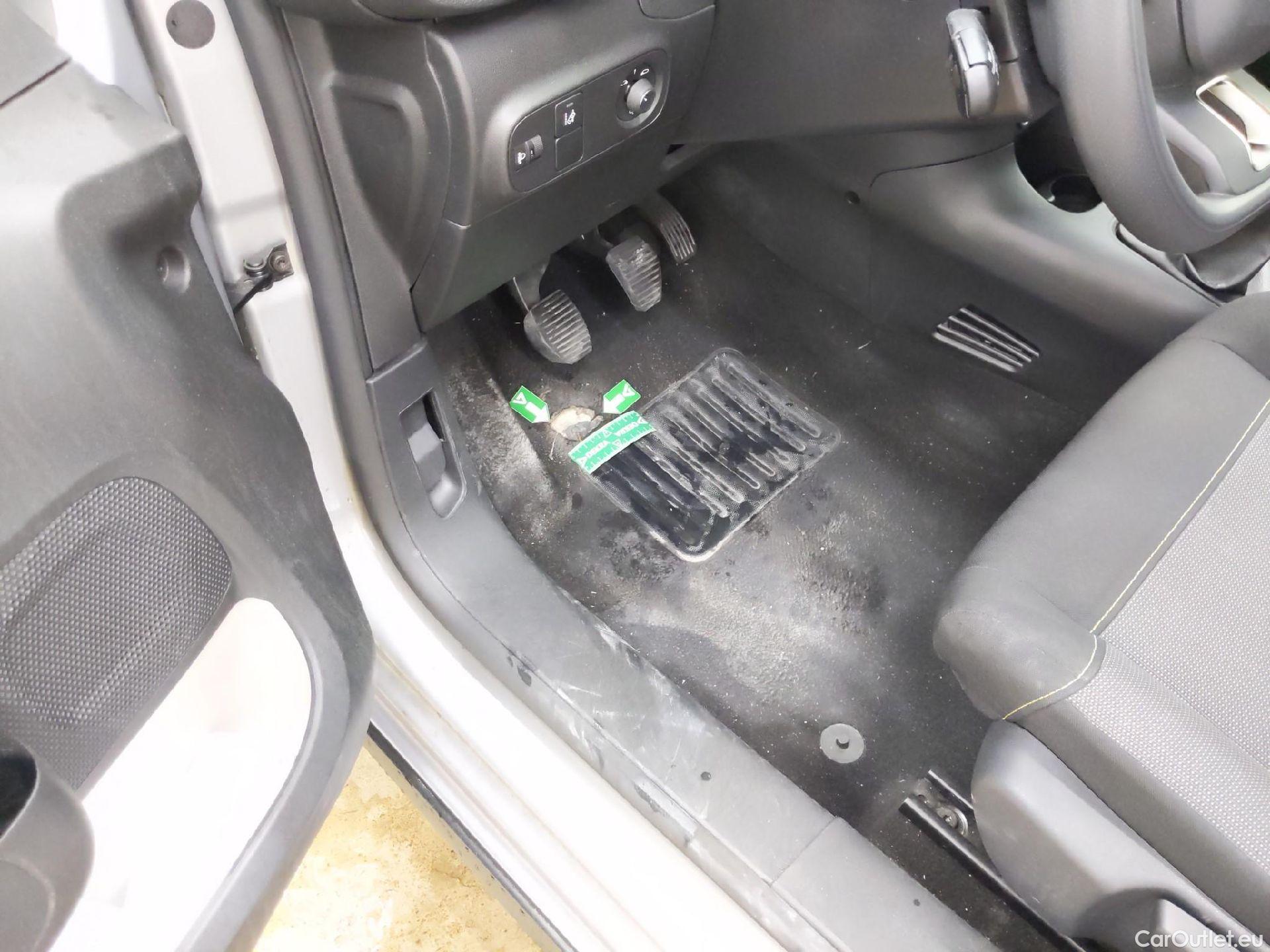  Citroen  C3  Feel Business 1.2 PureTech 80CV BVM5 E6d #4