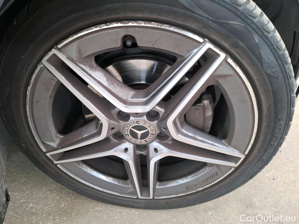  Mercedes  A-Klasse MERCEDES-BENZ Classe A Compact / 2018 / 5P / Berline A 180 AMG Line #18