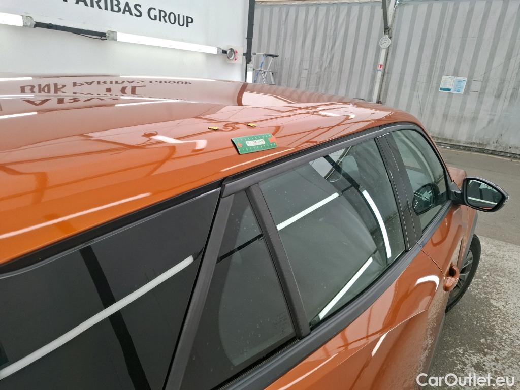  Peugeot  2008  Active Pack 1.2 PureTech 130CV BVA8 E6d #1