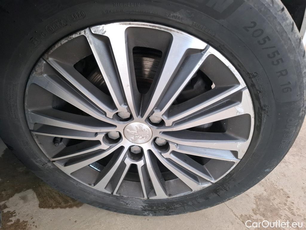  Peugeot  308  Allure Business 1.2 PureTech 130CV E6d #29