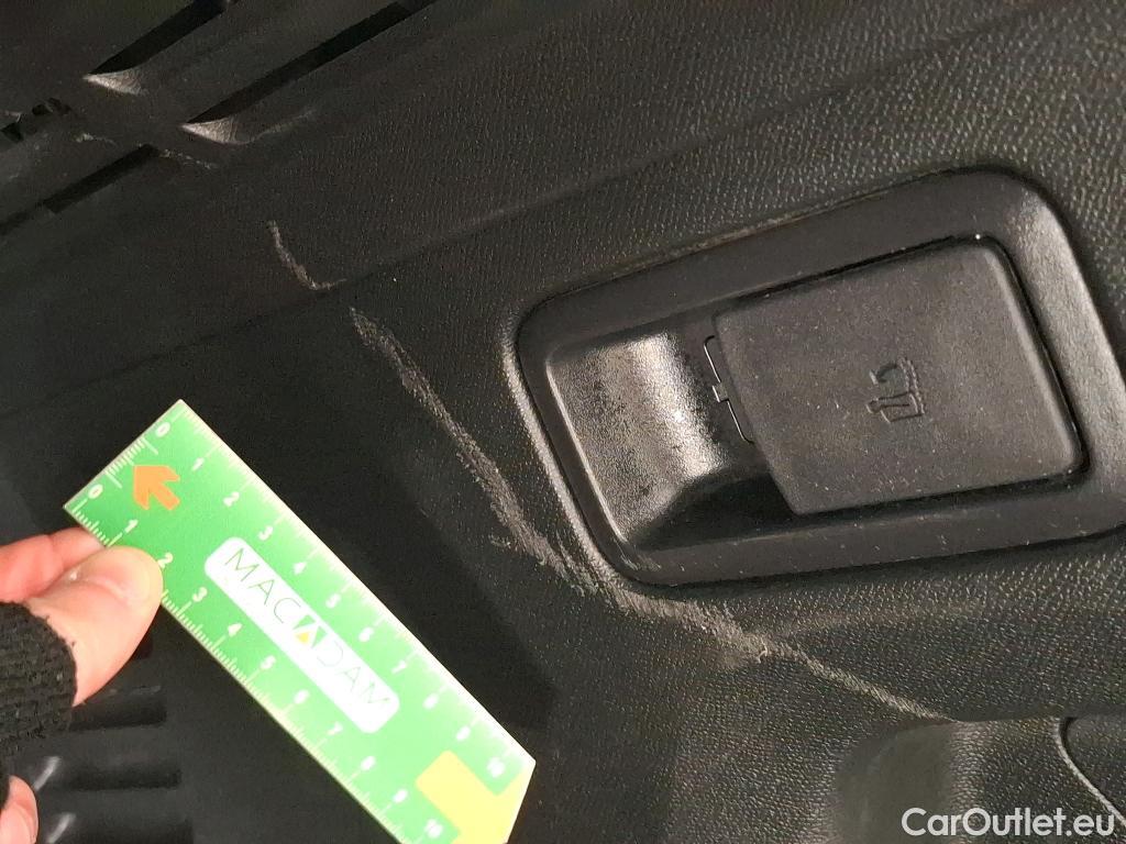  Peugeot  3008  II Allure Pack 1.5 HDi 130CV BVA8 E6d / VO RECONDITIONNE - PHOTOS AVANT RECONDITIONNEMENT #14