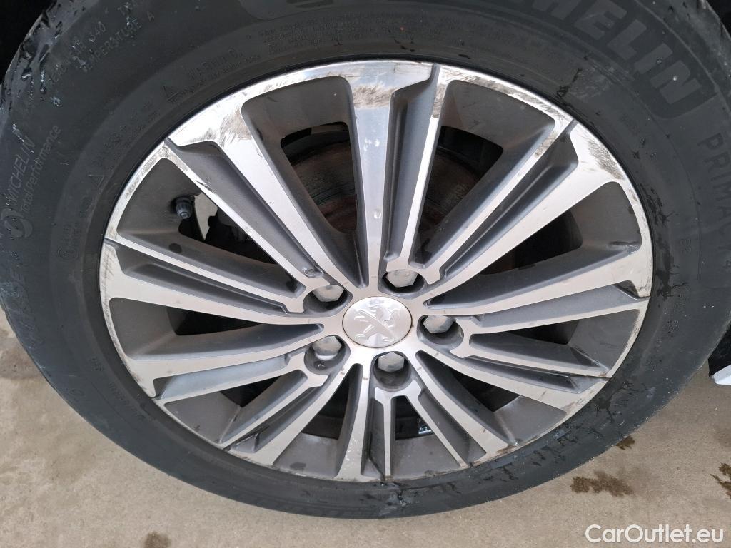  Peugeot  308  Allure Business 1.2 PureTech 130CV E6d #21