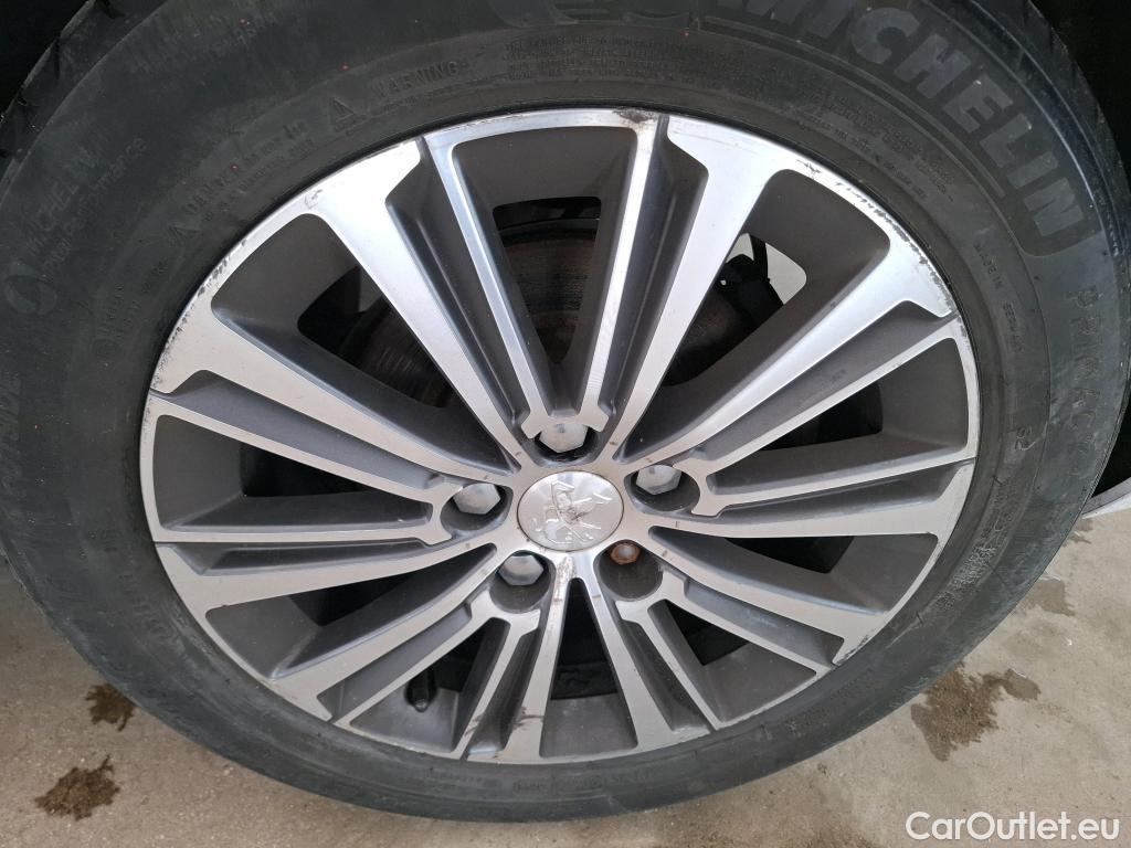  Peugeot  308  Allure Business 1.2 PureTech 130CV E6d #7