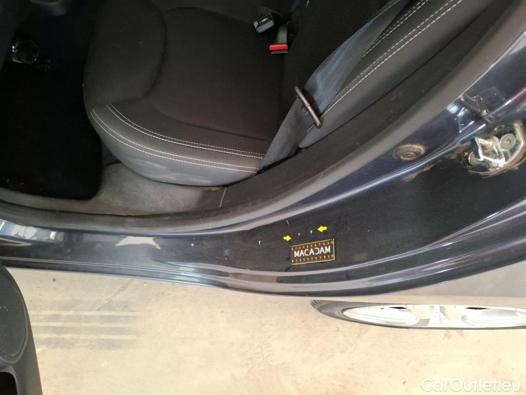  Renault  Clio  IV Business 0.9 TCe 75CV BVM5 E6 #3