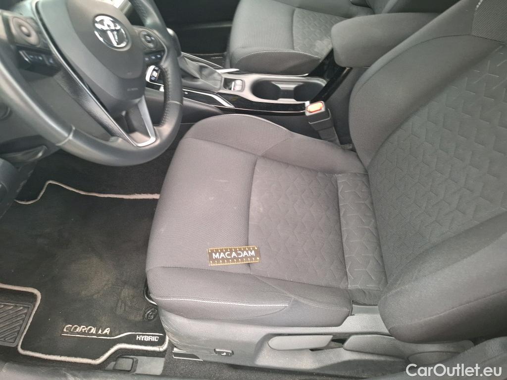  Toyota  Corolla TOYOTA  / 2018 / 5P / Berline Hybride 122h Dynamic Business Stage Acad #42
