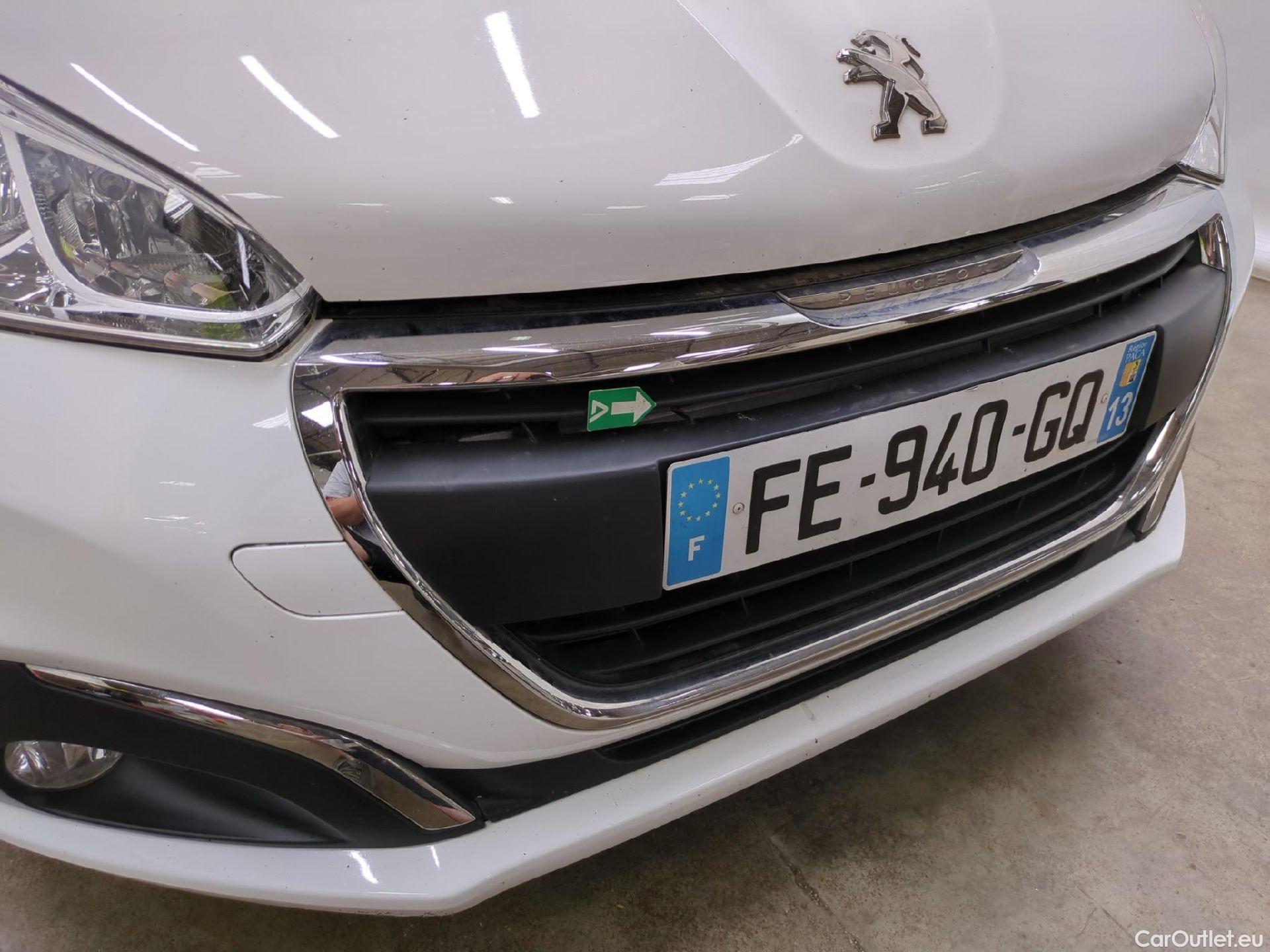  Peugeot  208  Affaire Premium Pack 1.2 80CV BVM5 E6dT #17