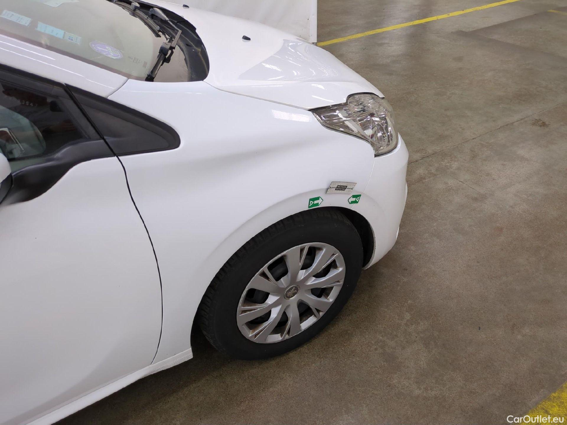  Peugeot  208  Affaire Premium Pack 1.2 80CV BVM5 E6dT #10