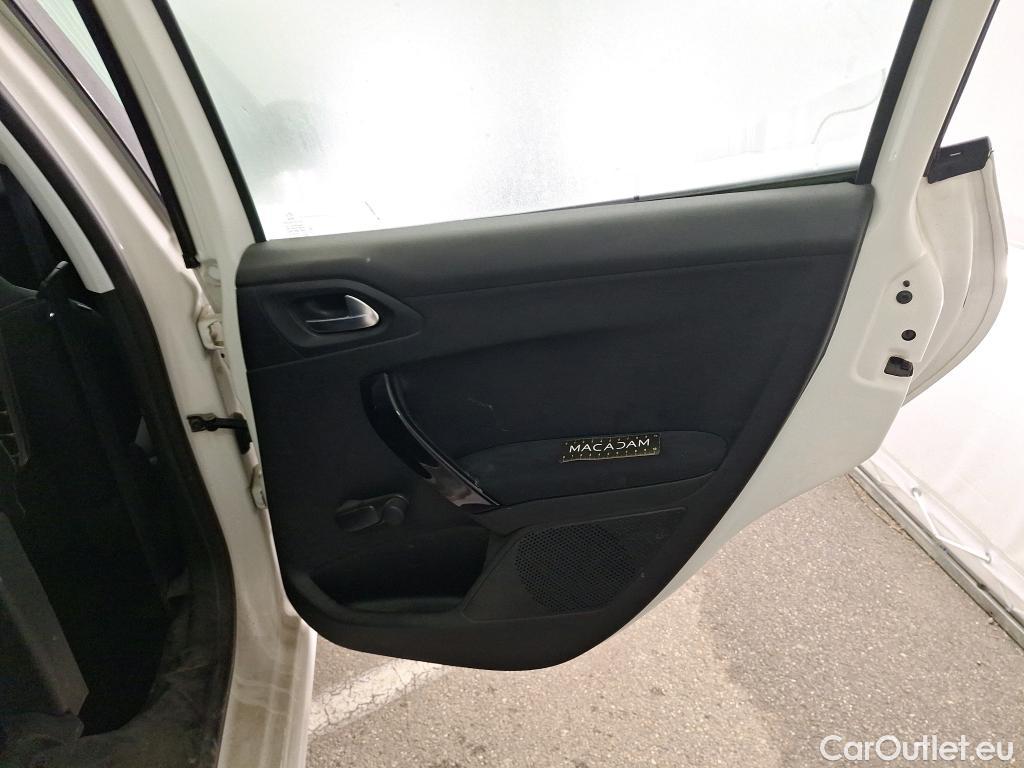  Peugeot  208  Affaire Premium Pack 1.2 80CV BVM5 E6dT #22