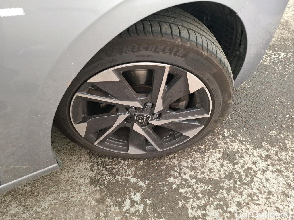  Peugeot  308 PEUGEOT  SW / 2021 / 5P / Break BlueHDi 130 EAT8 ALLURE PACK #24
