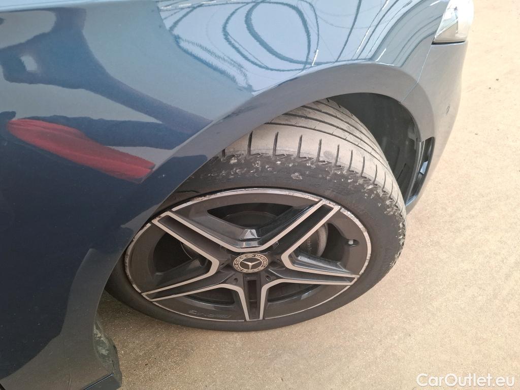  Mercedes  A-Klasse MERCEDES-BENZ Classe A Berline / 2018 / 4P / Berline A 200 d AMG Line 8G-DCT #19