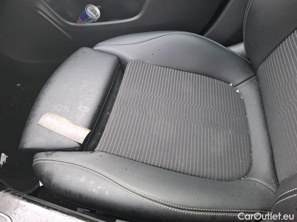  Mercedes  CLA-Klasse MERCEDES-BENZ CLA Coupe / 2019 / 4P / Coupé CLA 200 d Business Line BA8 #52