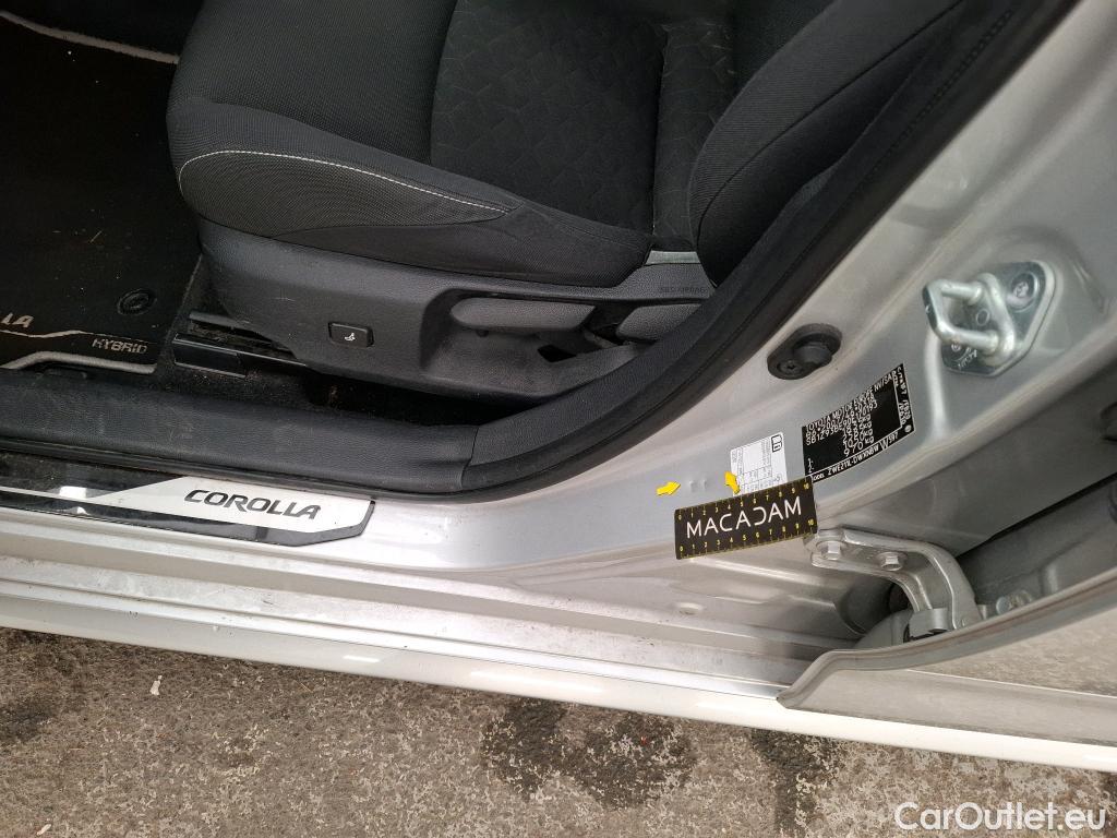  Toyota  Corolla TOYOTA  Touring Sports / 2018 / 5P / Break Hybride 122h Dynamic Business Supp Lomb #60