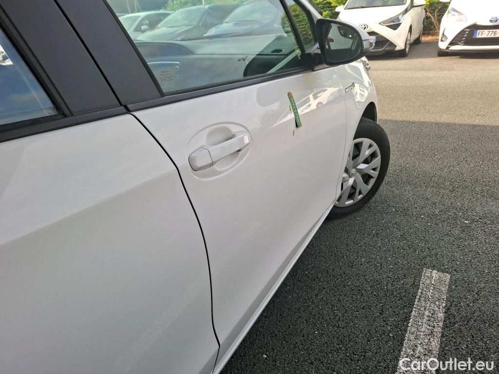  Toyota  Yaris TOYOTA  Hybride / 2017 / 5P / Berline 1.5 VVT-I HYBRID France Business #1