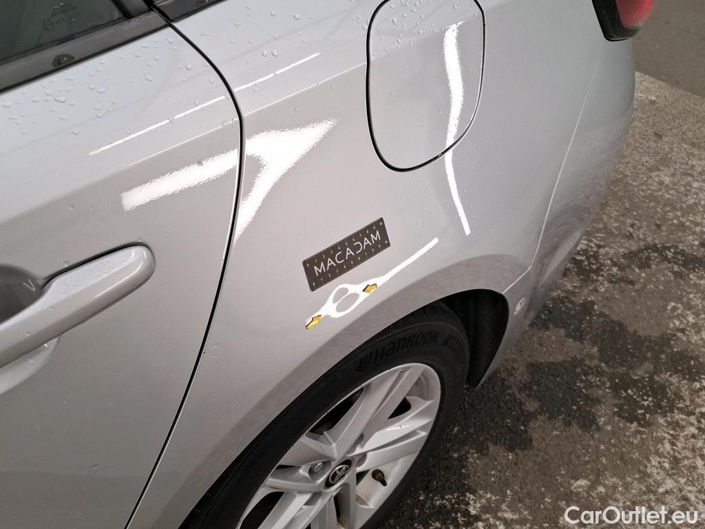  Toyota  Corolla TOYOTA  Touring Sports / 2018 / 5P / Break Hybride 122h Dynamic Business Supp Lomb #10