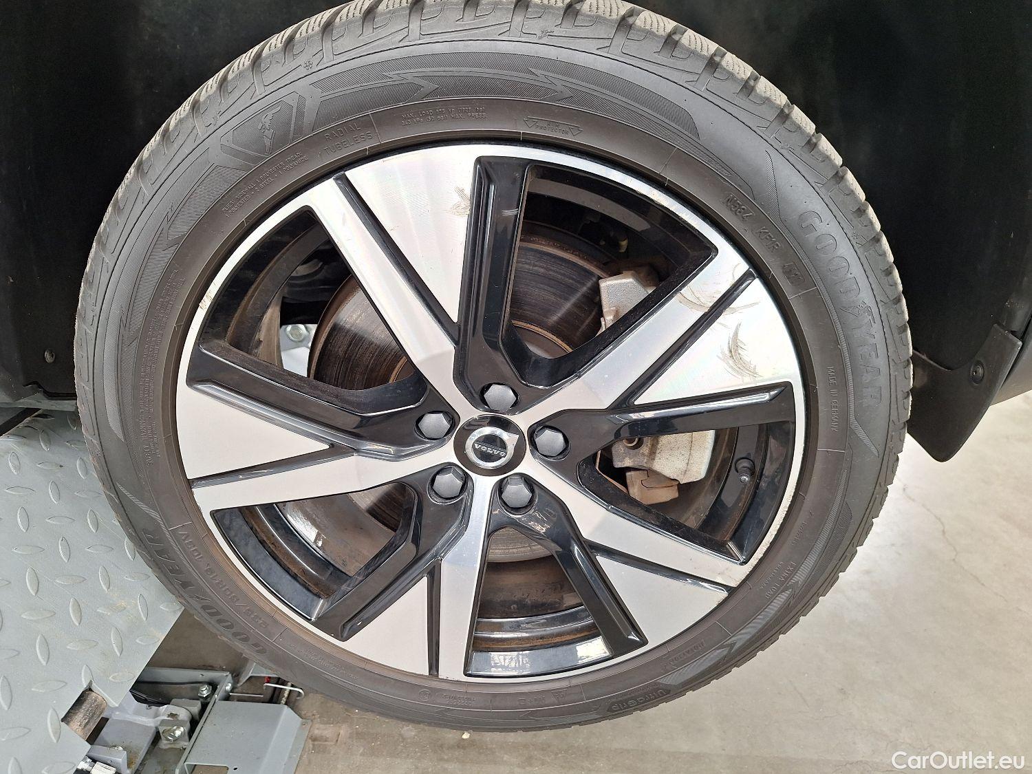  Volvo  XC 40 Volvo, XC40 '17, Volvo XC40 P8 4x4 Recharge R-Design 5d #1