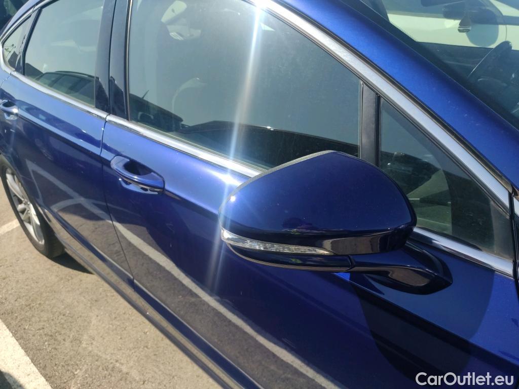  Ford  Mondeo FORD  5p 4G berlina con portón 2.0 TDCi 110kW PowerShift Titanium #36