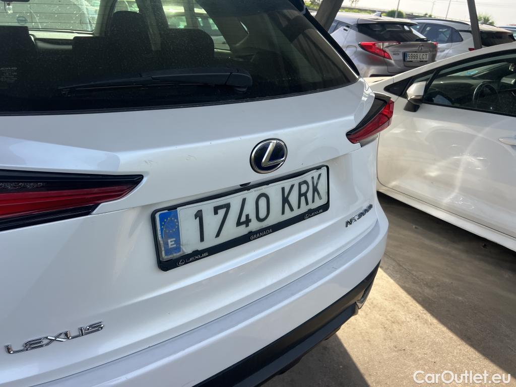  Lexus  NX LEXUS  / 2017 / 5P / todoterreno 2.5 300h Business Navigation 2WD #3