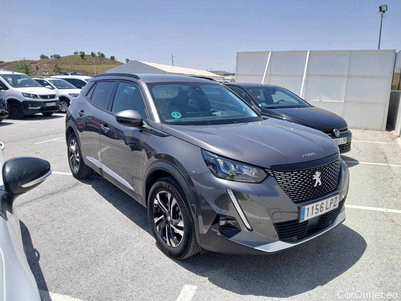  Peugeot  2008  Allure Pack 1.2 PureTech 130CV AT8 E6d #24