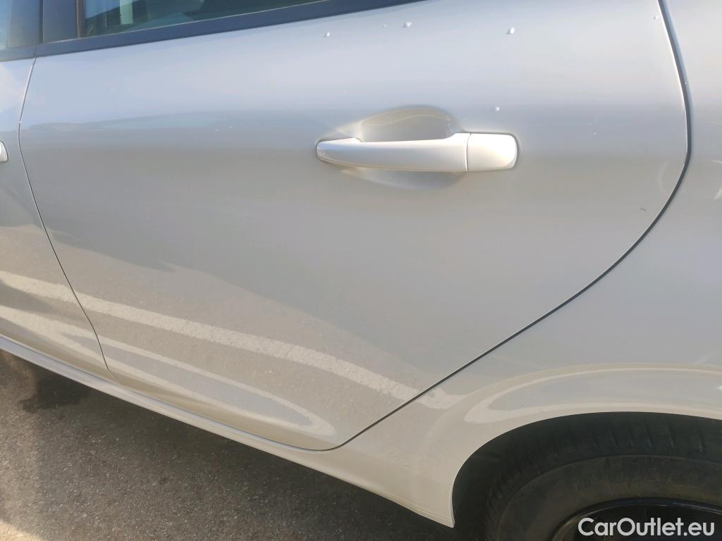  Peugeot  208  Active 1.6 HDi 100CV E6 #28