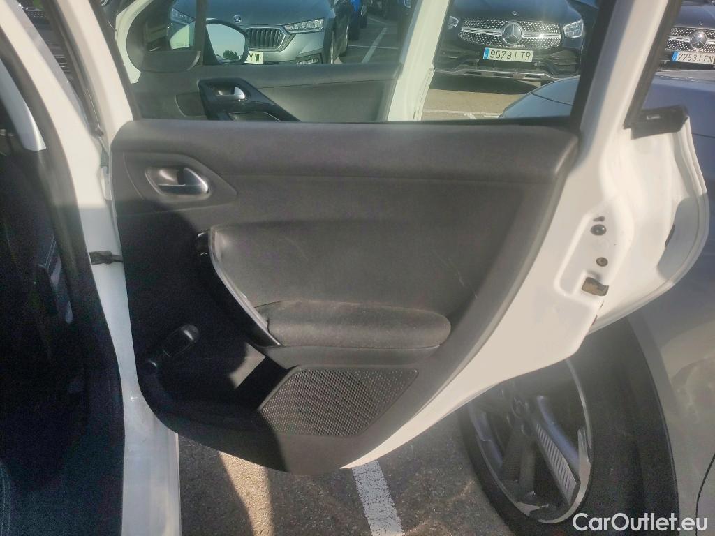  Peugeot  208  Active 1.6 HDi 100CV E6 #12
