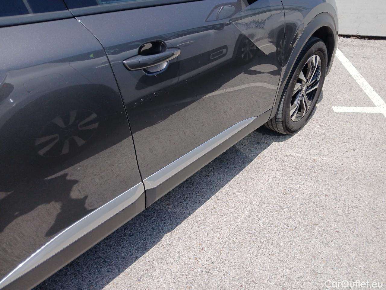  Peugeot  2008  Allure Pack 1.2 PureTech 130CV AT8 E6d #19