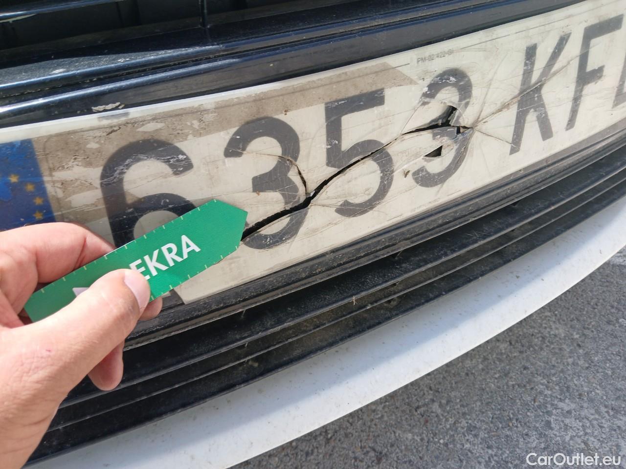  Toyota  Yaris TOYOTA  5p 3G berlina con portón 1.5 Hybrid Active #7