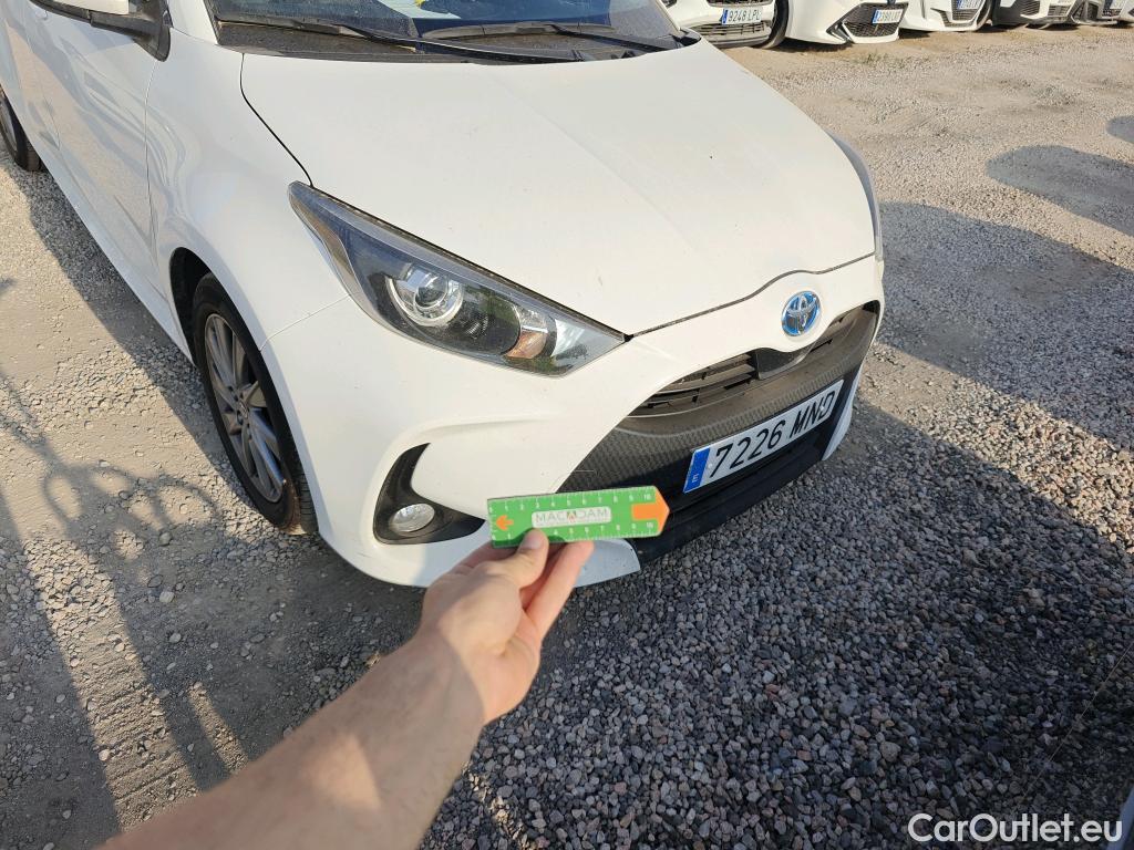  Toyota  Yaris TOYOTA  / 2020 / 5P / berlina con portón 1.5 120H Active Tech #18