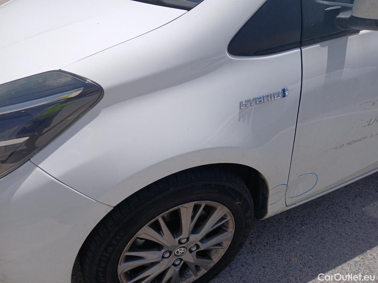  Toyota  Yaris TOYOTA  5p 3G berlina con portón 1.5 Hybrid Active #10
