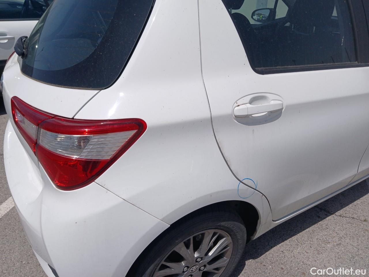  Toyota  Yaris TOYOTA  5p 3G berlina con portón 1.5 Hybrid Active #23