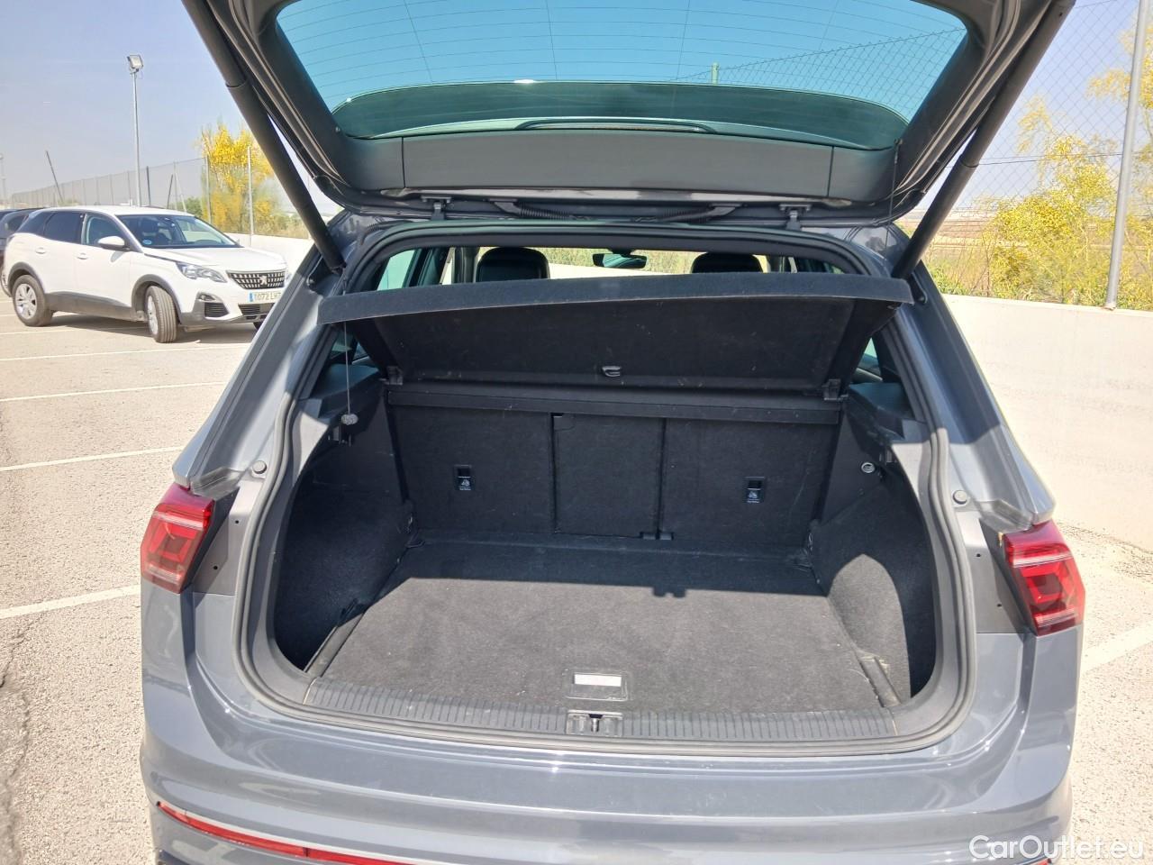  Volkswagen  Tiguan  R-Line 4Motion 2.0 TDI 150CV AT7 E6d #2