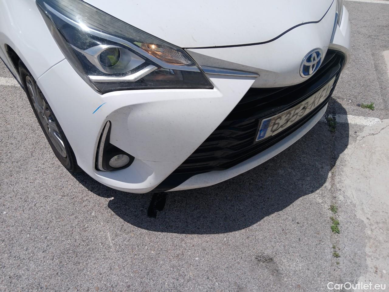  Toyota  Yaris TOYOTA  5p 3G berlina con portón 1.5 Hybrid Active #4