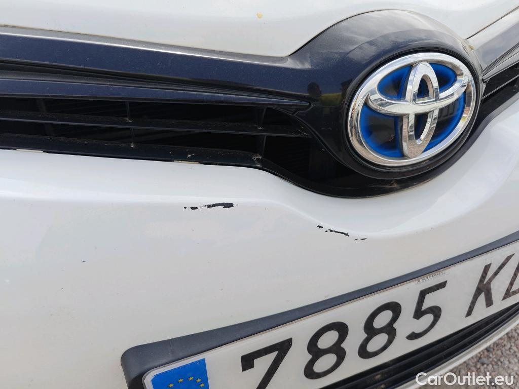  Toyota  Auris TOYOTA  5p 2G berlina con portón 1.8 140H Hybrid Feel! Edition #33