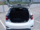  Toyota  Yaris TOYOTA  5p 3G berlina con portón 1.5 Hybrid Active #8