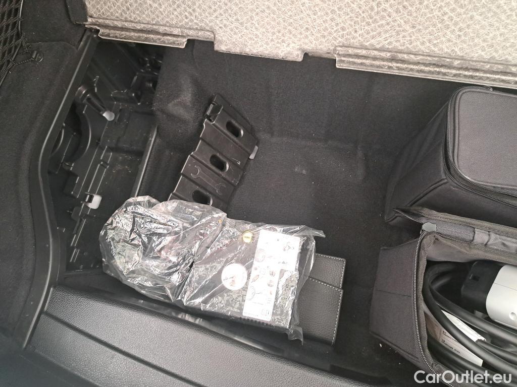  Mercedes  G-Klasee MERCEDES-BENZ GLC Coupe / 2019 / 5P / Coupé GLC 300 de Business Line 4Matic #4