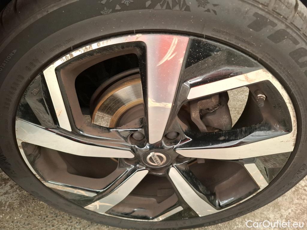  Nissan  Qashqai NISSAN  / 2017 / 5P / Crossover 1.3 DIG-T 140 Tekna #29