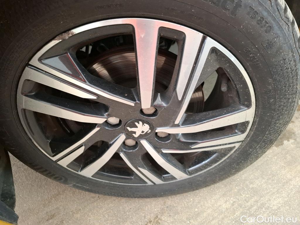  Peugeot  208  Allure Business 1.2 PureTech 100CV BVM6 E6d #9