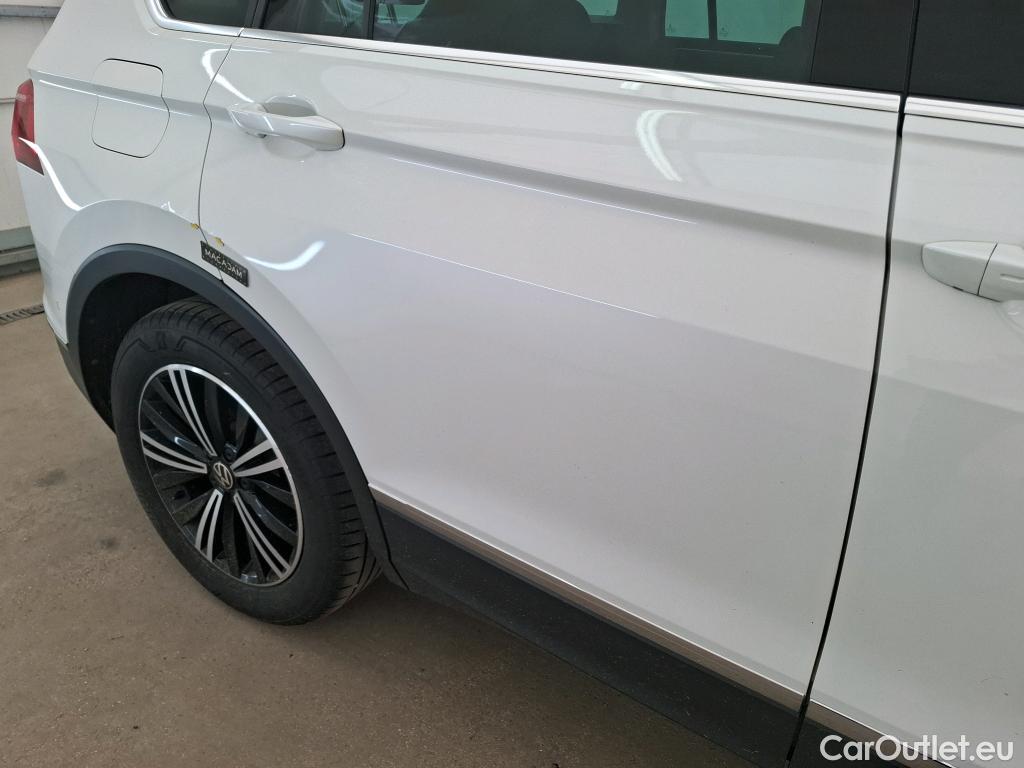  Volkswagen  Tiguan VOLKSWAGEN  / 2020 / 5P / SUV 2.0 TDI 150 DSG7 Elegance #28