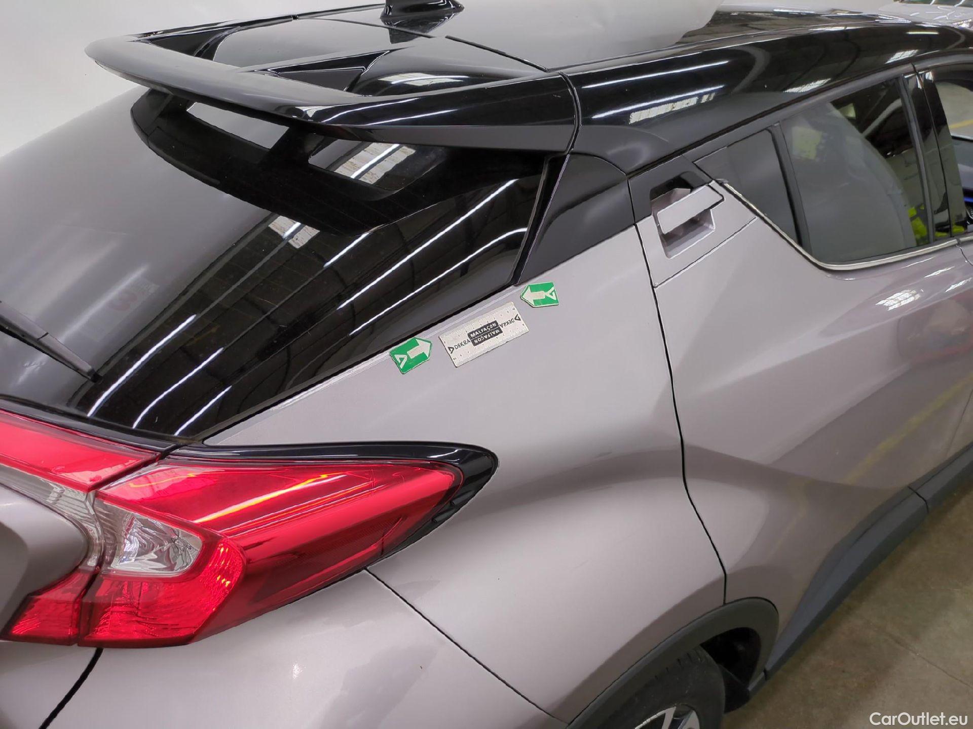  Toyota  C-HR TOYOTA  5p SUV 1.8 HYBRIDE 122 GRAPHIC #28